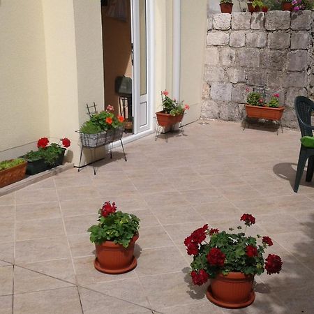Apartment Adela Kotor Luaran gambar