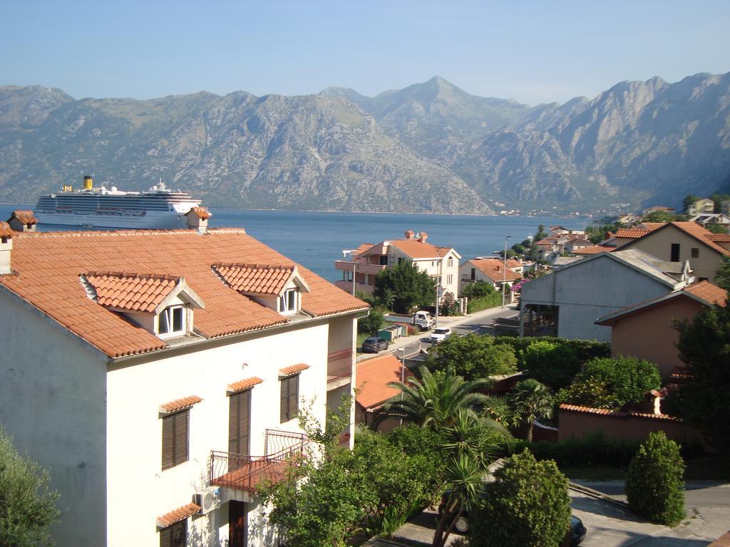 Apartment Adela Kotor Luaran gambar