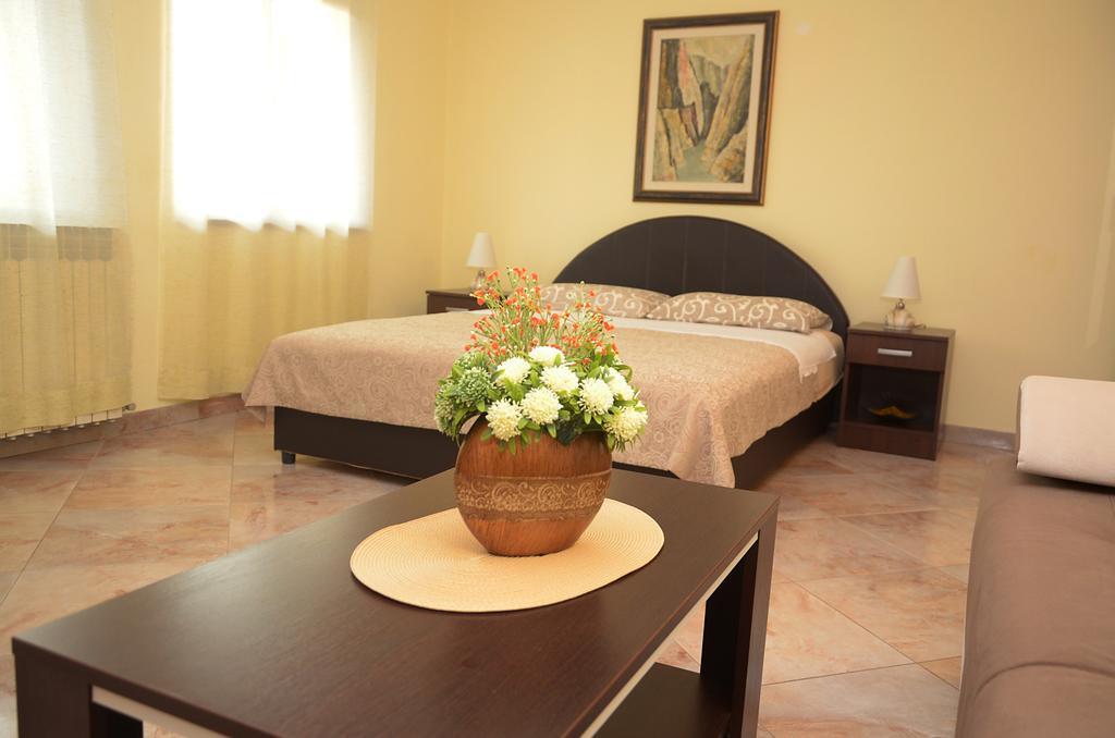 Apartment Adela Kotor Luaran gambar