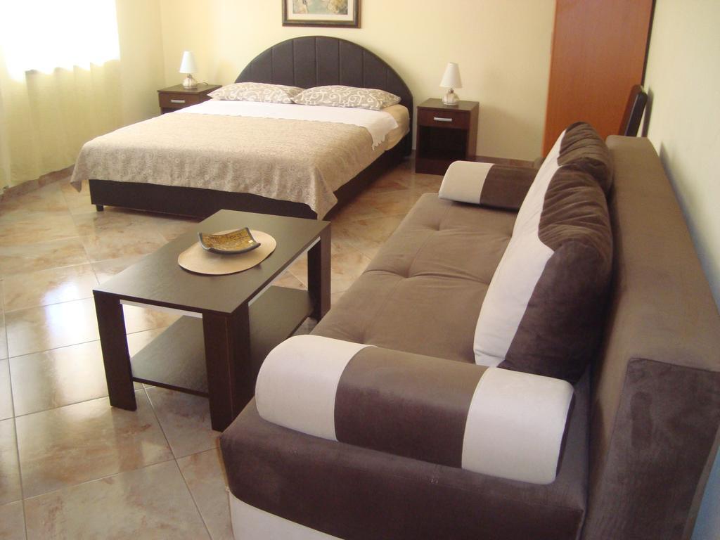 Apartment Adela Kotor Luaran gambar