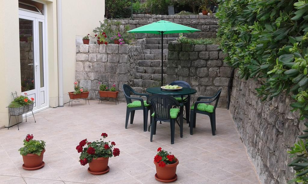 Apartment Adela Kotor Luaran gambar